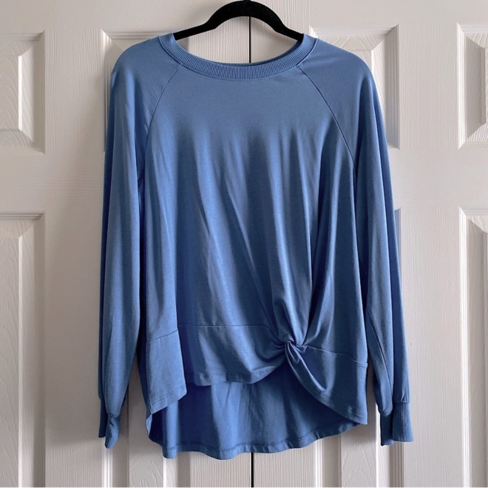 TIME AND TRU LONG SLEEVE HIGH LOW TWIST KNOT DETAIL PULL OVER TOP Blue Ash M